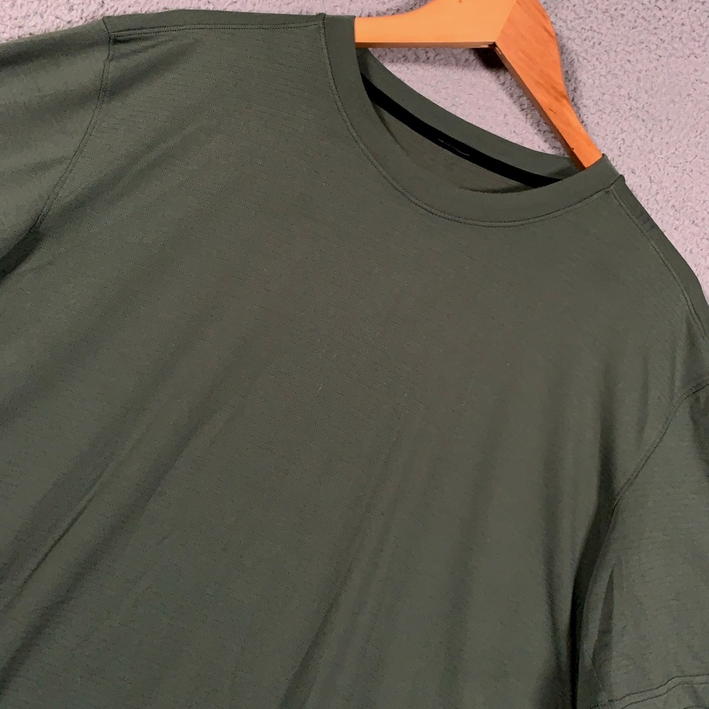 Lululemon License to Train T-Shirt Men's XXL 2XL Green Short Sleeve Athletic